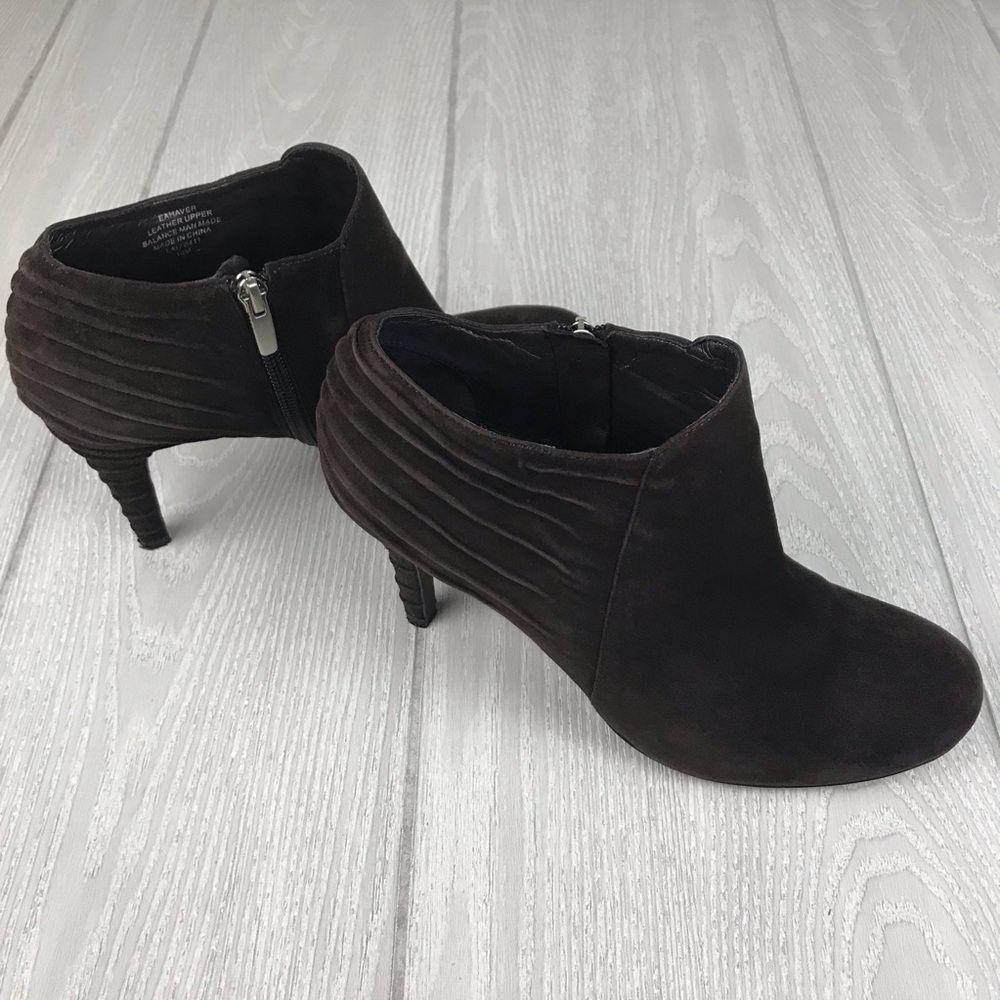 Enzo Angiolini booties dark brown suede leather
